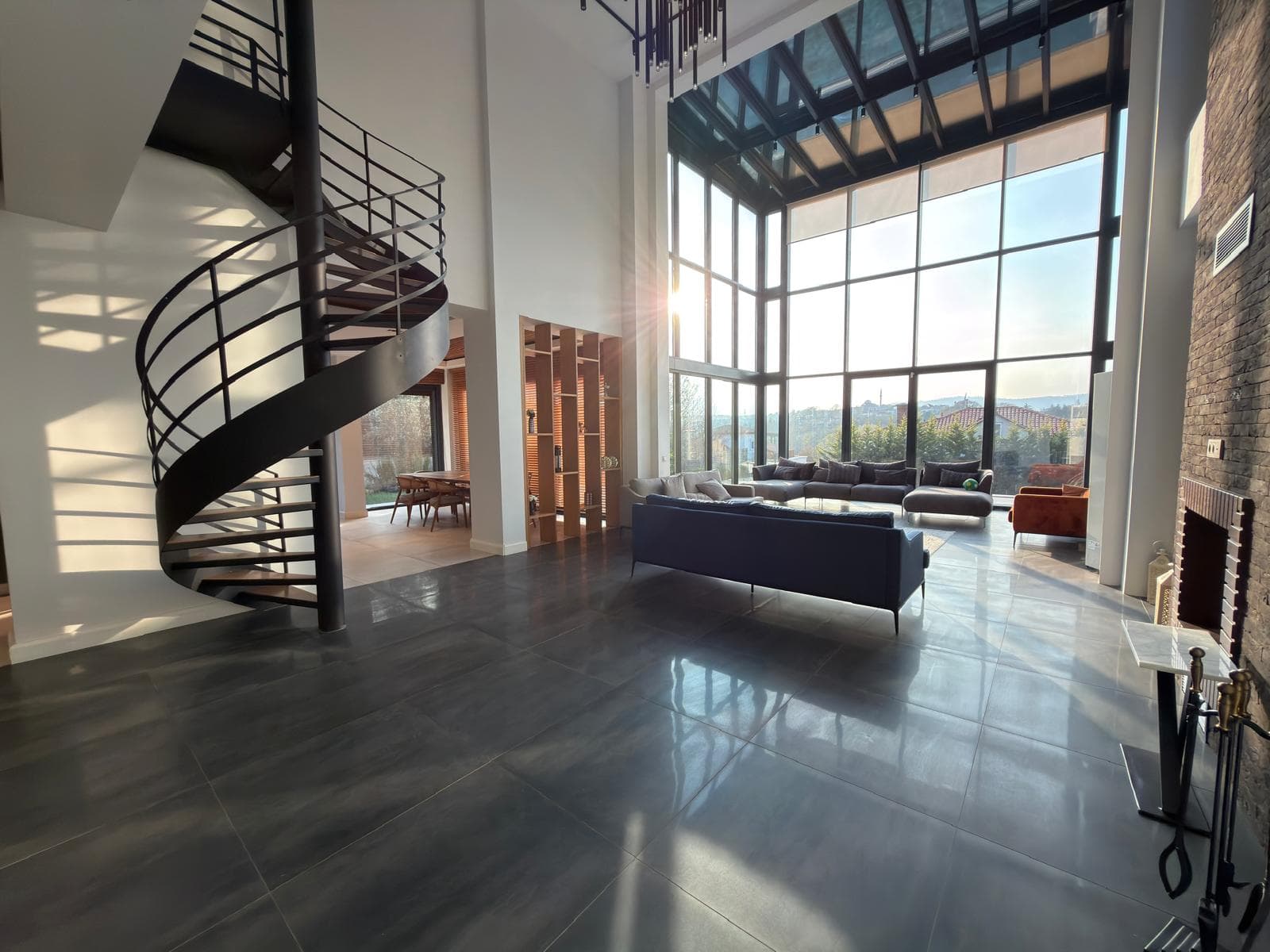 ÇEKMEKÖY REŞADİYE’DE SATILIK ÖZEL TASARIM VİLLA  Reşadiye Köyü’nün doğayla iç içe ve huzurlu konumunda, 1.000 m² arsa üzerinde iskanlı olarak inşa edilmiş lüks villamız satışa sunulmuştur. - Görsel 6