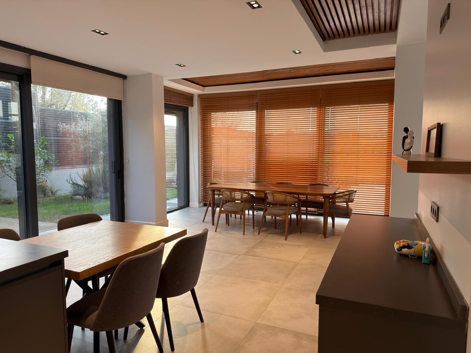 ÇEKMEKÖY REŞADİYE’DE SATILIK ÖZEL TASARIM VİLLA  Reşadiye Köyü’nün doğayla iç içe ve huzurlu konumunda, 1.000 m² arsa üzerinde iskanlı olarak inşa edilmiş lüks villamız satışa sunulmuştur. - Görsel 17